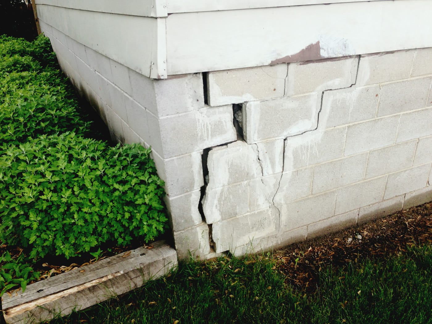 Cracked Foundations in Iowa